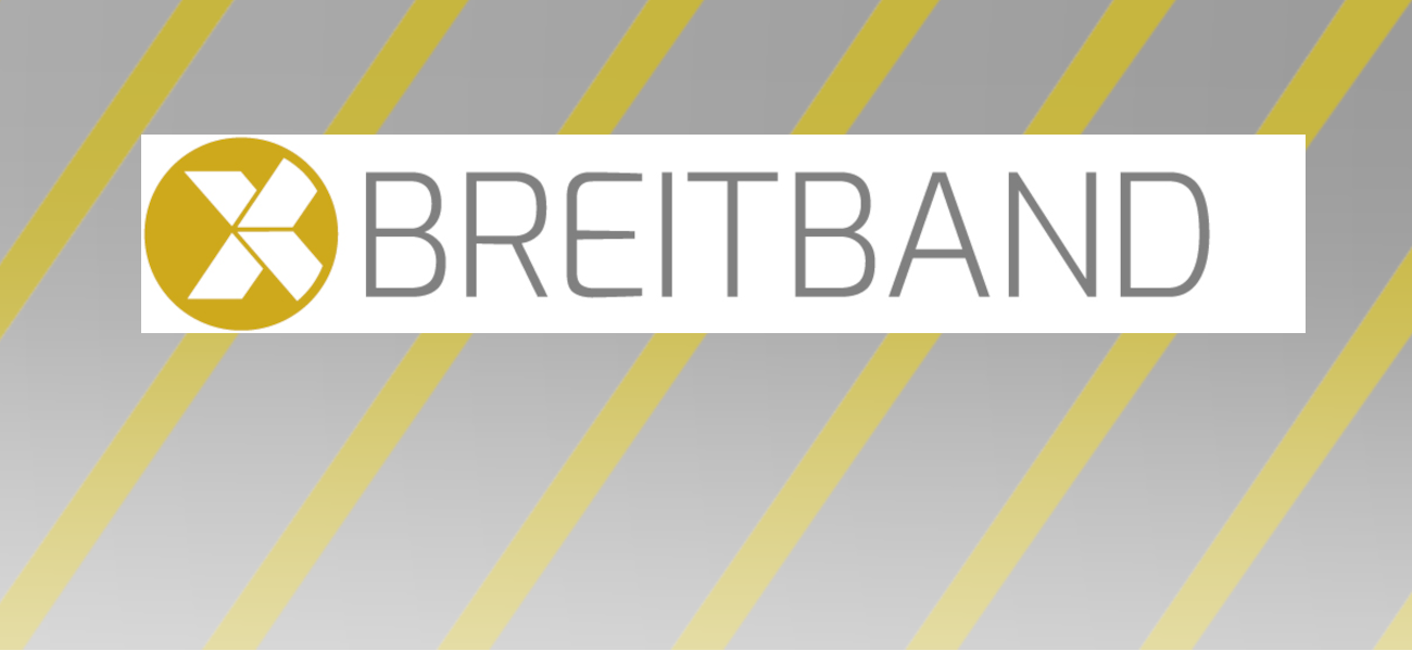 Logo mit einem gelben Kreis und einem stilisierten weißen ‚X‘ darin, daneben der Schriftzug ‚BREITBAND‘ in grauen Großbuchstaben auf weißem Hintergrund.